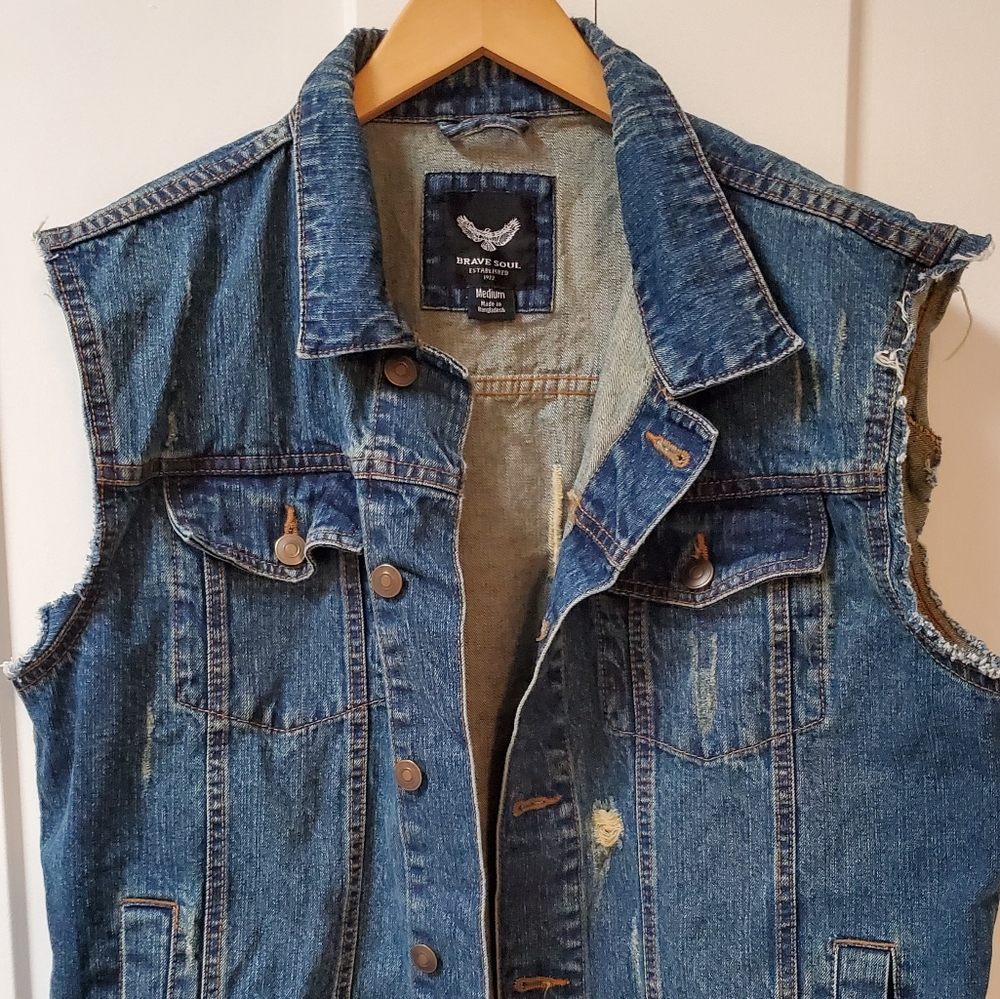 Sleeveless blue jean vest by Brave Soul sz medium